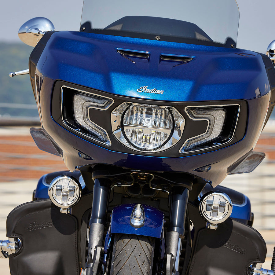Pathfinder Led Pathfinder S LED Driving Lights Mount (Challenger) – Indian Motorcycle ...